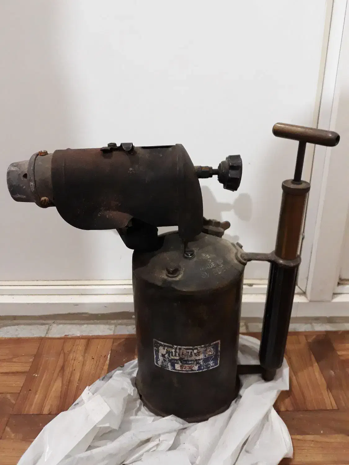 پریموس قدیمی|کلکسیون اشیاء عتیقه|ری, فیروزآبادی|دیوار