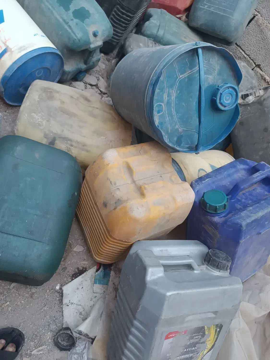 گالون 20لیتری|ظروف نگهدارنده، پلاستیکی، یک‌بارمصرف|کرمان, |دیوار