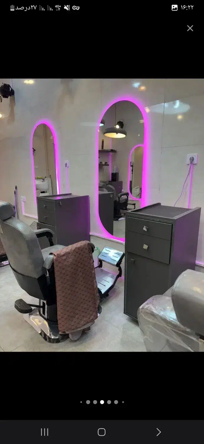 صندلی ارایشگاه و آینه|آرایشگاه و سالنهای زیبایی|فومن, |دیوار