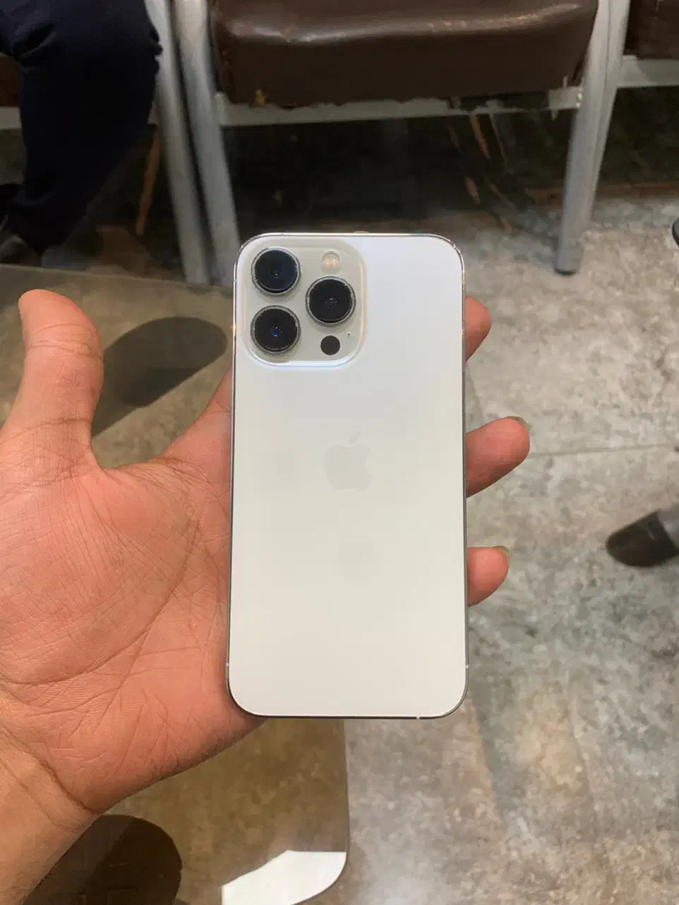 ۱۳ پرو/لاکاغذی/۲۵۶/zda/سفید|موبایل|نجف‌آباد, دانش|دیوار