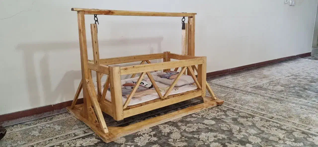 گهواره و تخت خواب بچه زیر ۲ سال|تخت و صندلی بچه|کنگاور, |دیوار