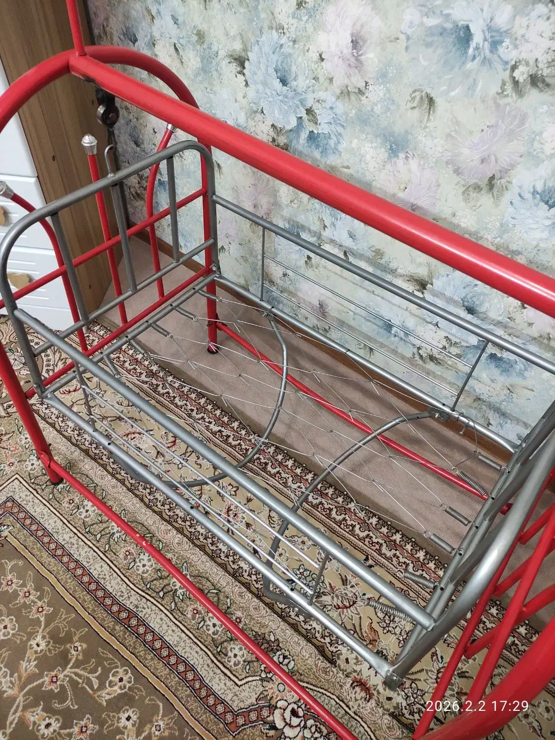 گهواره فلزی نوزادی|تخت و سرویس خواب|بجنورد, |دیوار