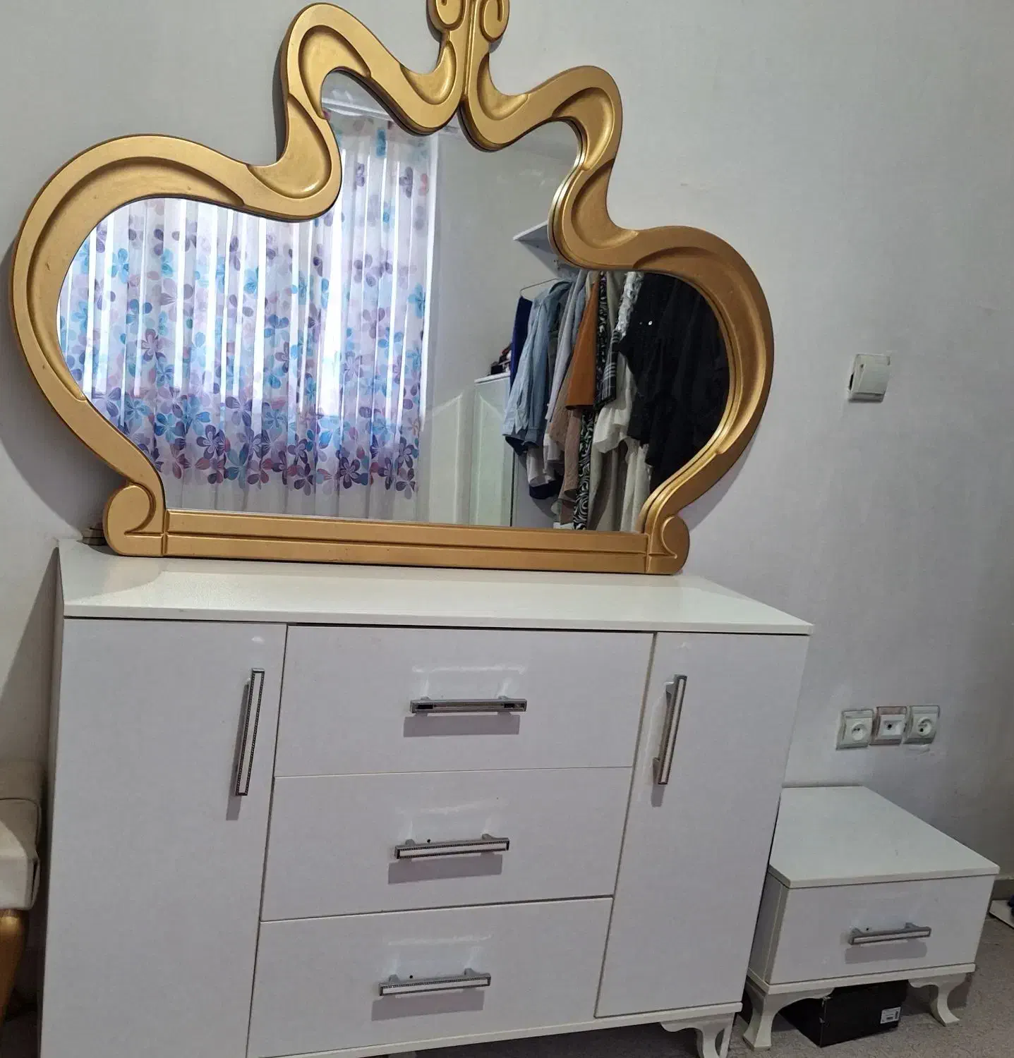 تخت خواب دونفره ومیزآرایش|تخت و سرویس خواب|ایلام, |دیوار