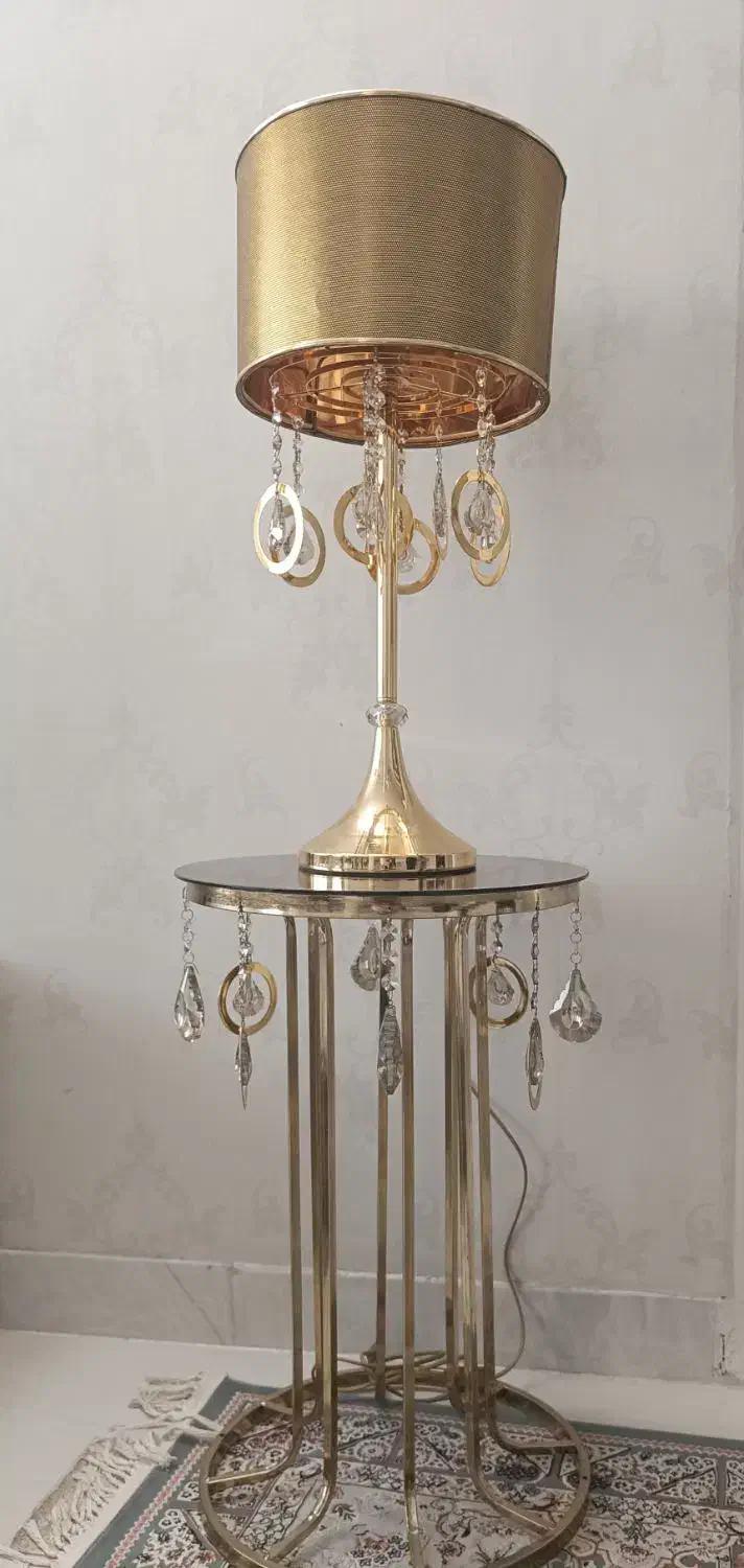 آباژور آباژر کنار سالنی طرح لوستری ست طلایی شیک|چراغ خواب و آباژور|قم, عمار یاسر|دیوار