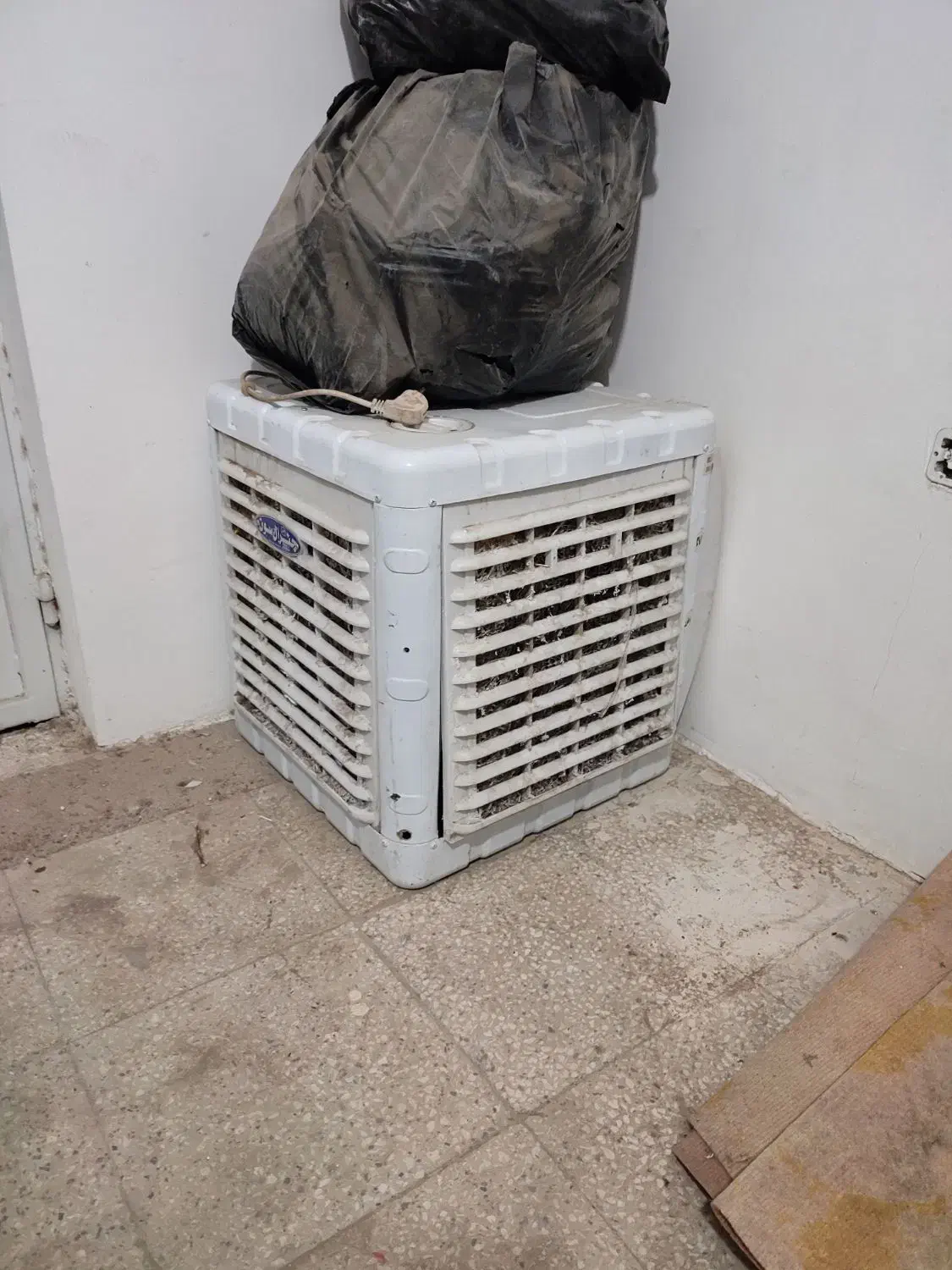 فروش تعدادی استند رگال و تجهیزات صندل فروشی|فروشگاه و مغازه|شیراز, طلاب|دیوار