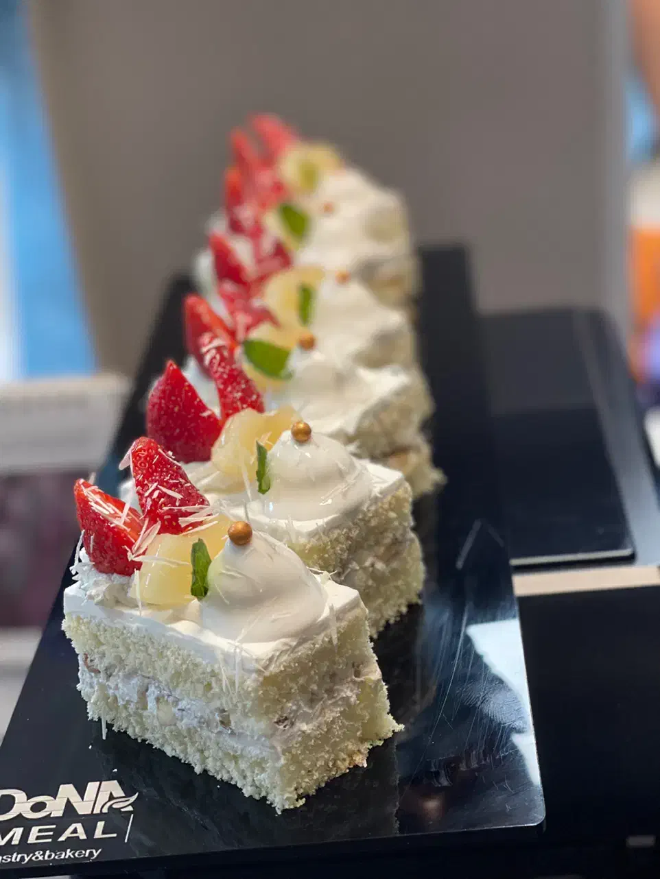 تولید و پخش انواع شیرینی تر و خشک با کیفیت عالی|خدمات پذیرایی، مراسم|تهران, راه آهن|دیوار