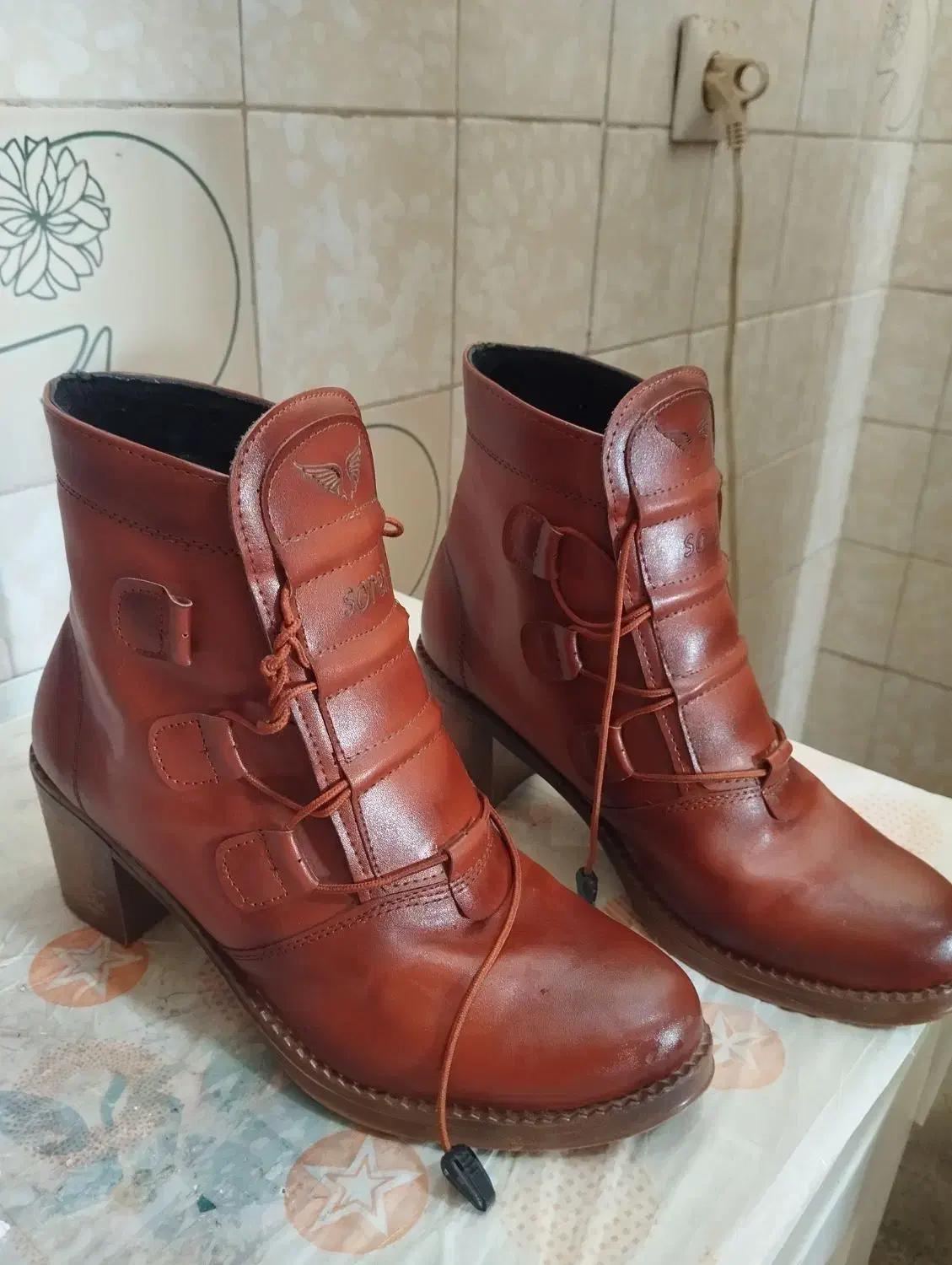 نیم بوت|کیف، کفش، کمربند|کوهدشت, |دیوار