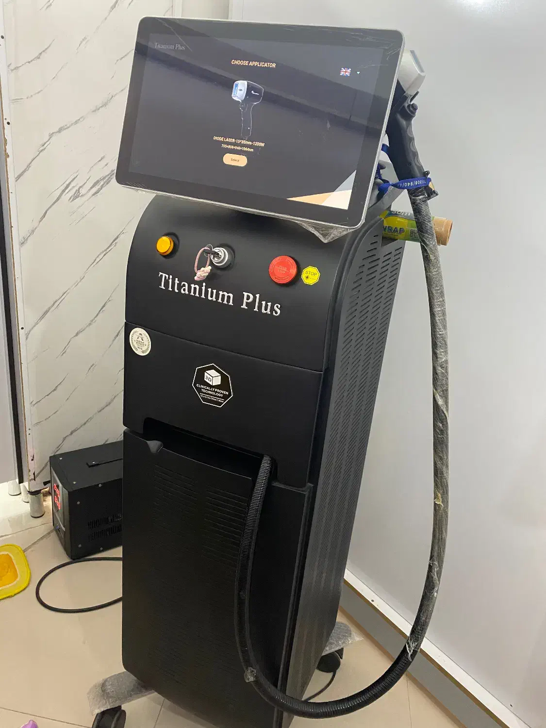 جذب اپراتور لیزر آقا|استخدام درمانی، زیبایی، بهداشتی|صدرا-فارس, فاز ۱|دیوار