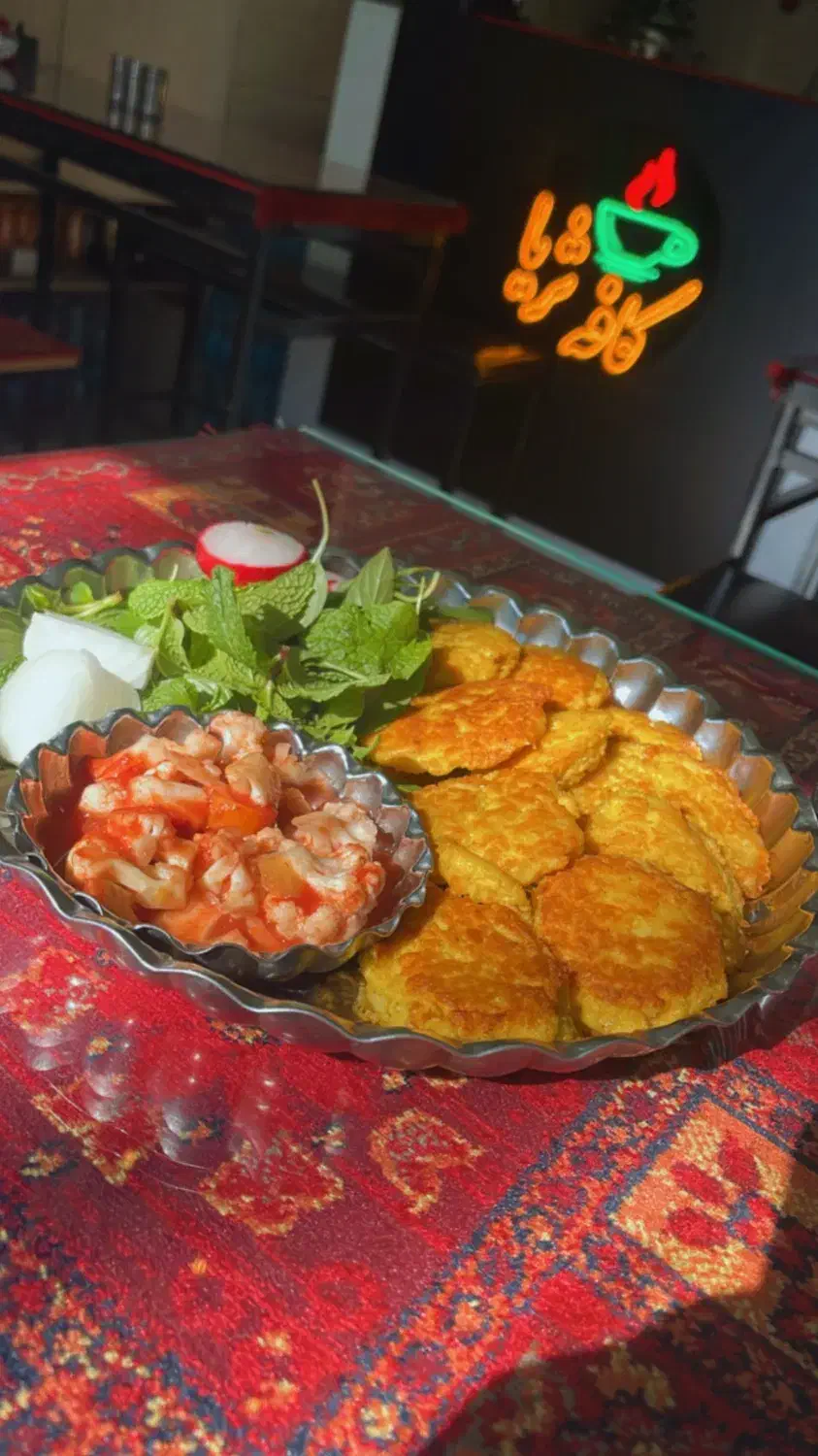 استخدام نیرو خانم جوان جهت کافه صبحانه|استخدام خدمات فروشگاه و رستوران|مشهد, شهید هاشمی نژاد|دیوار