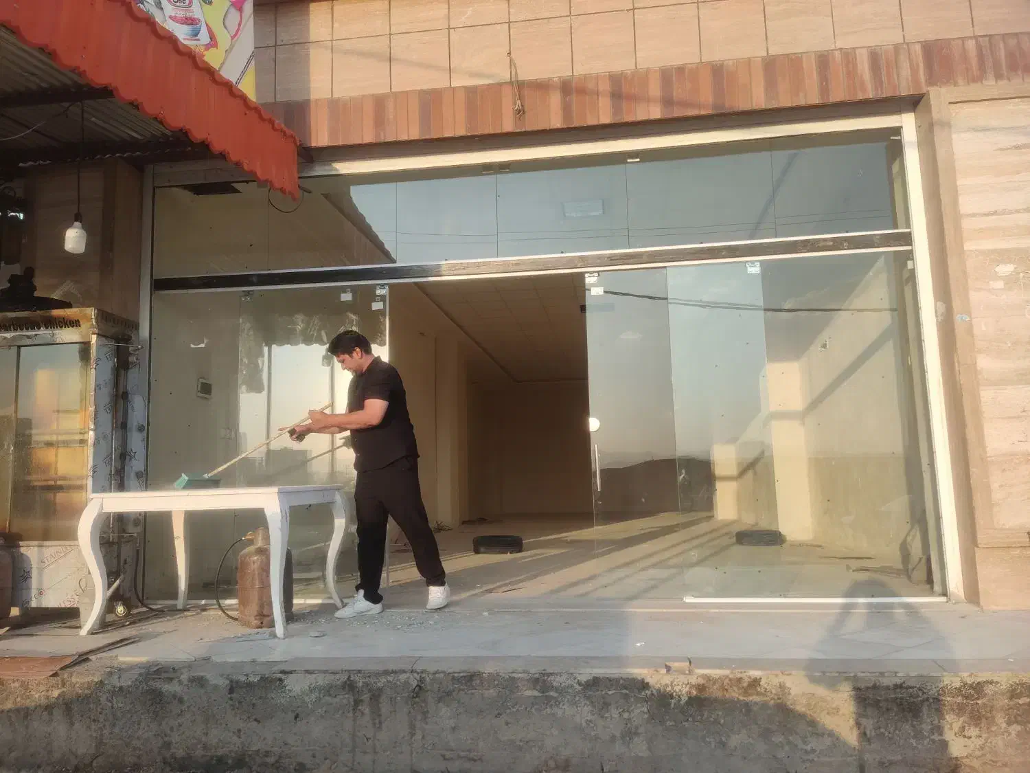 شیشه سکوریت و درب اتوماتیک کرکره برقی|خدمات پیشه و مهارت|زاهدان, |دیوار