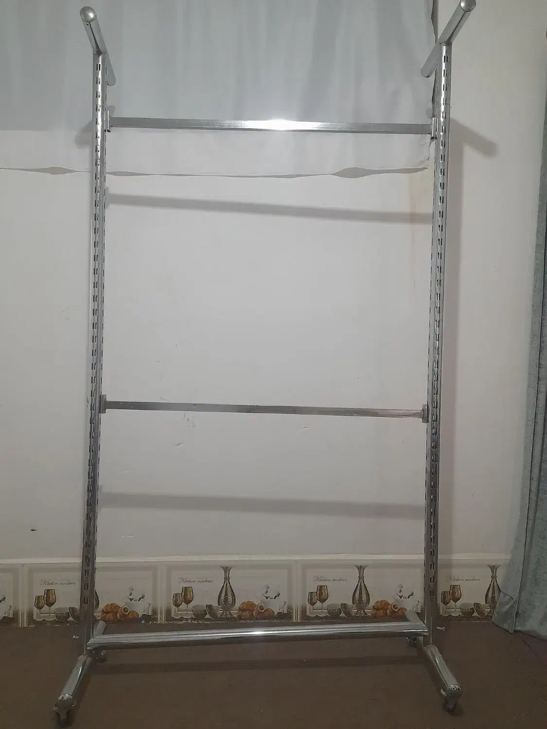 رگال لباس|بندرخت و رخت‌آویز|زابل, |دیوار