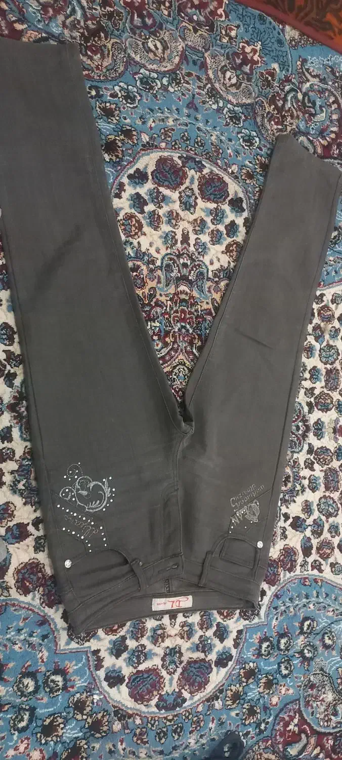 شلوار لی دخترانه|لباس|قم, چهل درخت‎|دیوار