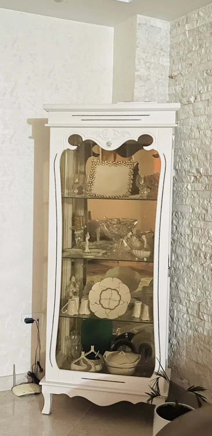 ویترین در حد نو|بوفه، ویترین، کنسول|بندر انزلی, آخرخط|دیوار