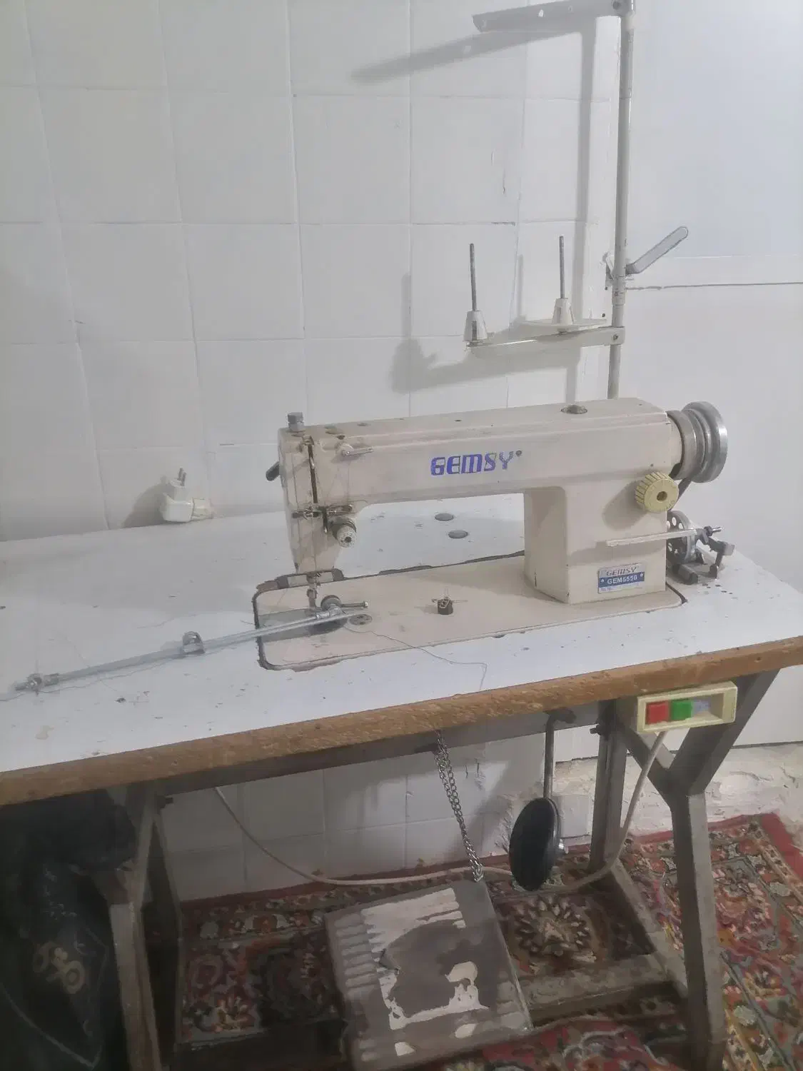 چرخ خیاطی|چرخ خیاطی و ریسندگی|مشهد, کارگران|دیوار