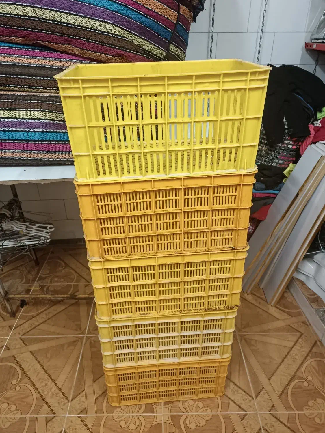 سبد کشتار روز|ظروف نگهدارنده، پلاستیکی، یک‌بارمصرف|سوسنگرد, |دیوار