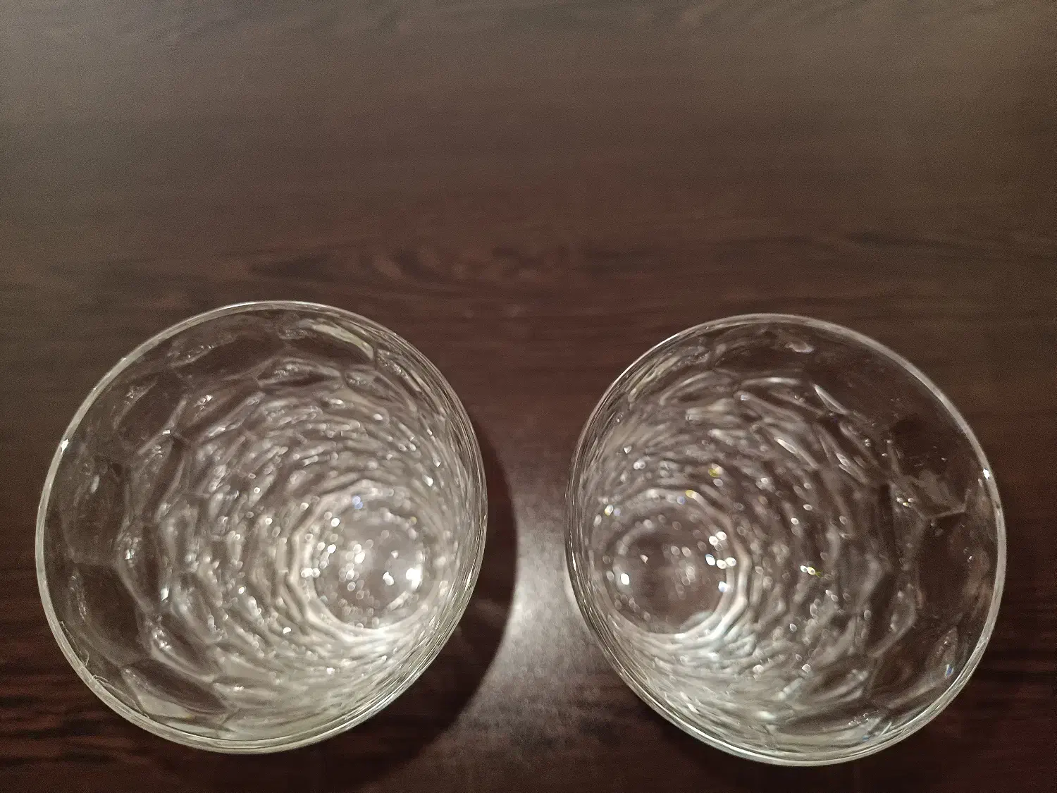 لیوان بلند لانه زنبوری خارجی نو همراه با نی|ظروف سرو و پذیرایی|شاهین‌شهر, پاسداران|دیوار