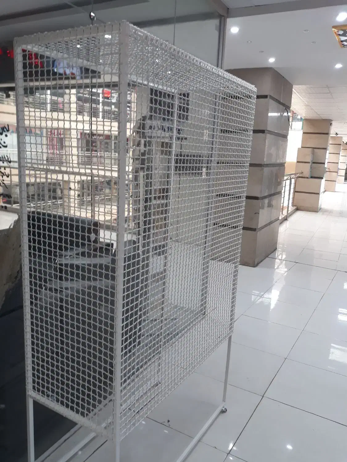 دکورمغازه فلزی چرخدار|فروشگاه و مغازه|فولادشهر, B4|دیوار