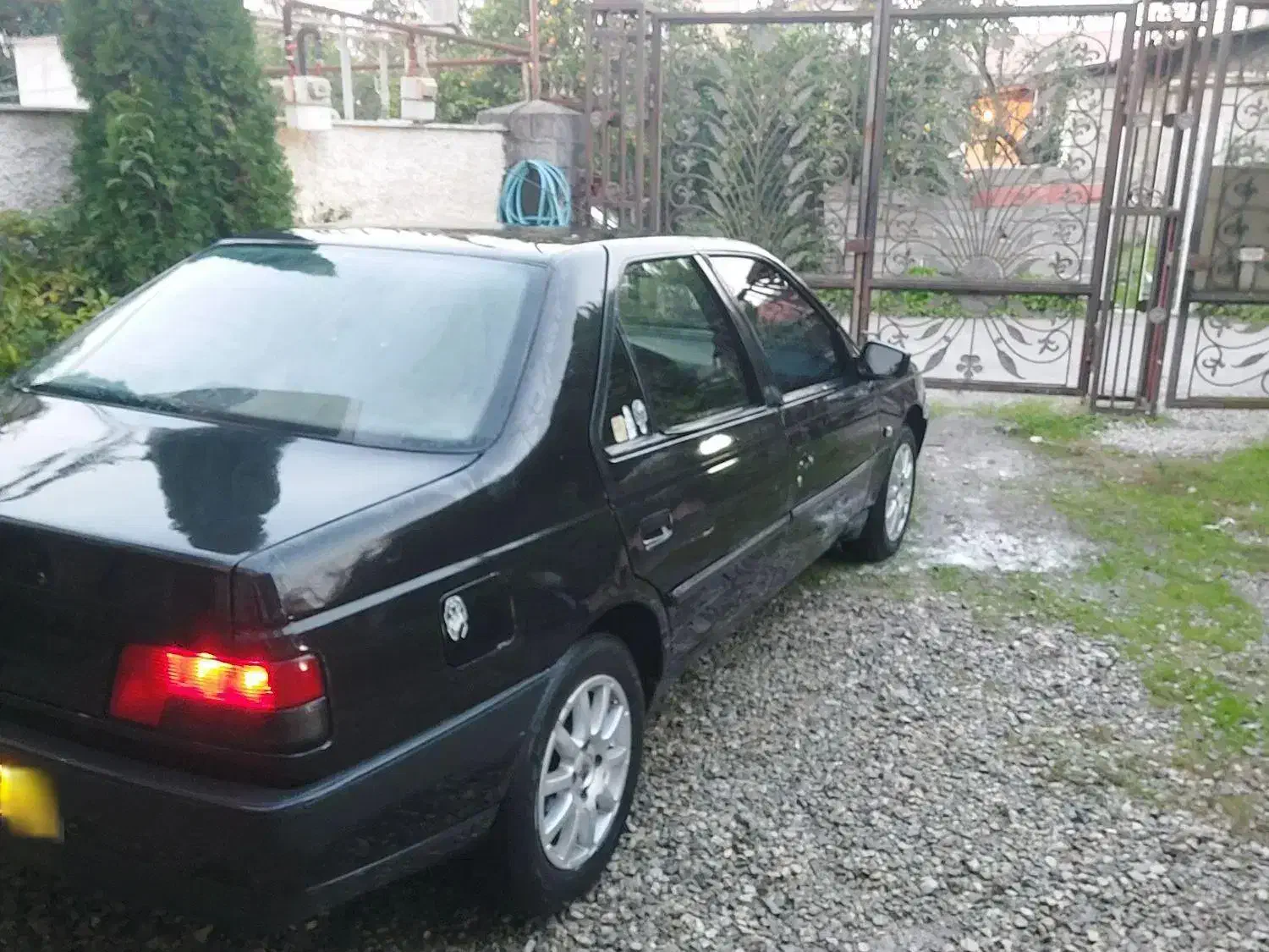 پژو ۴۰۵ مشکی|خودرو سواری و وانت|چالوس, |دیوار