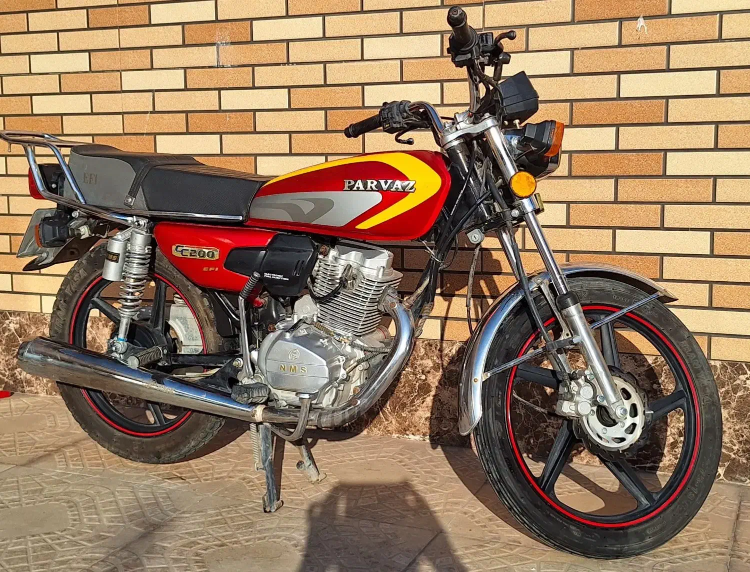 پرواز ۲۰۰ کم کار ۴۰۱ .سند سفید.|موتورسیکلت|مبارکه, |دیوار