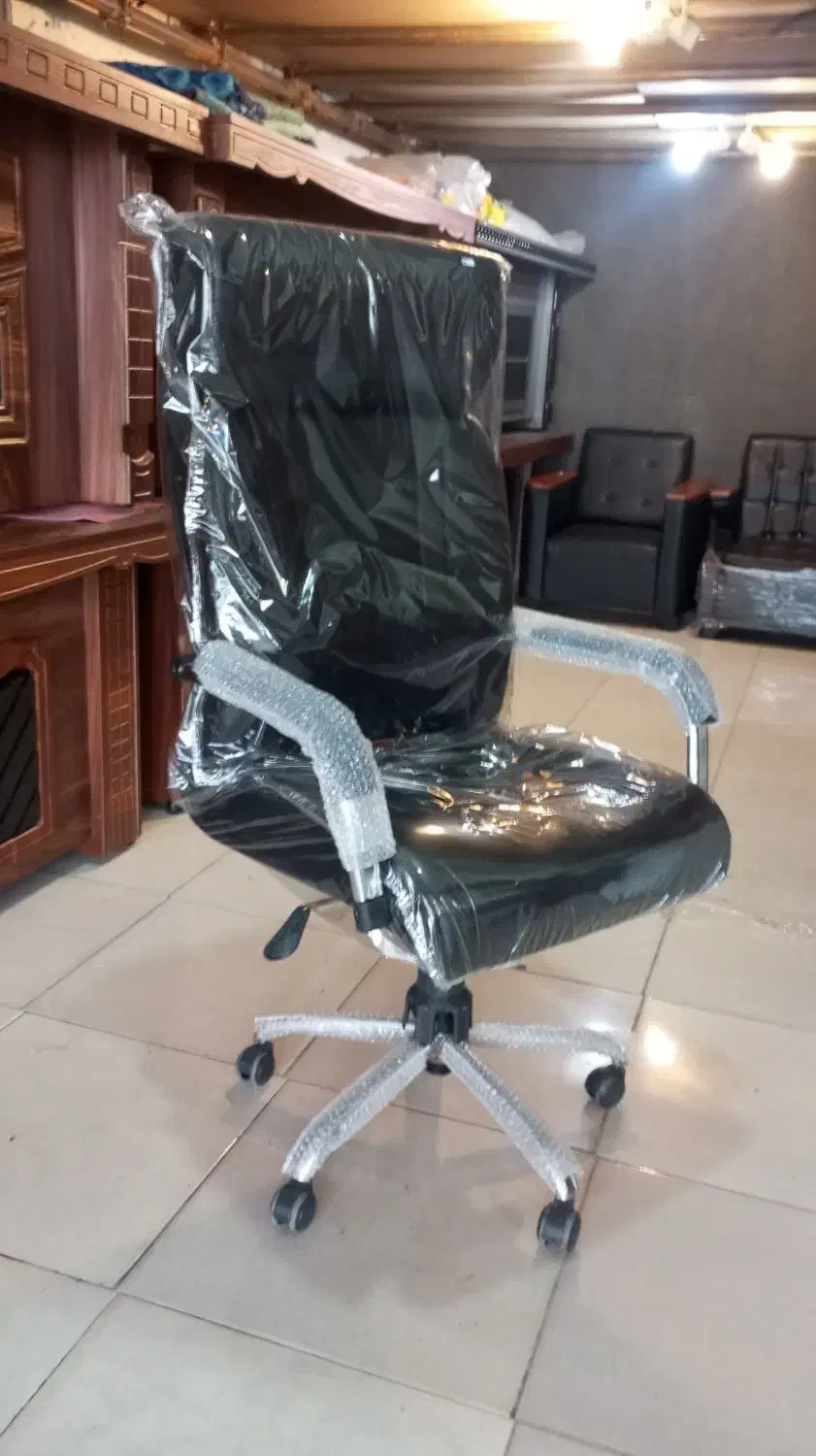 صندلی اداری پدیده|مبلمان اداری|رشت, حومه رشت|دیوار