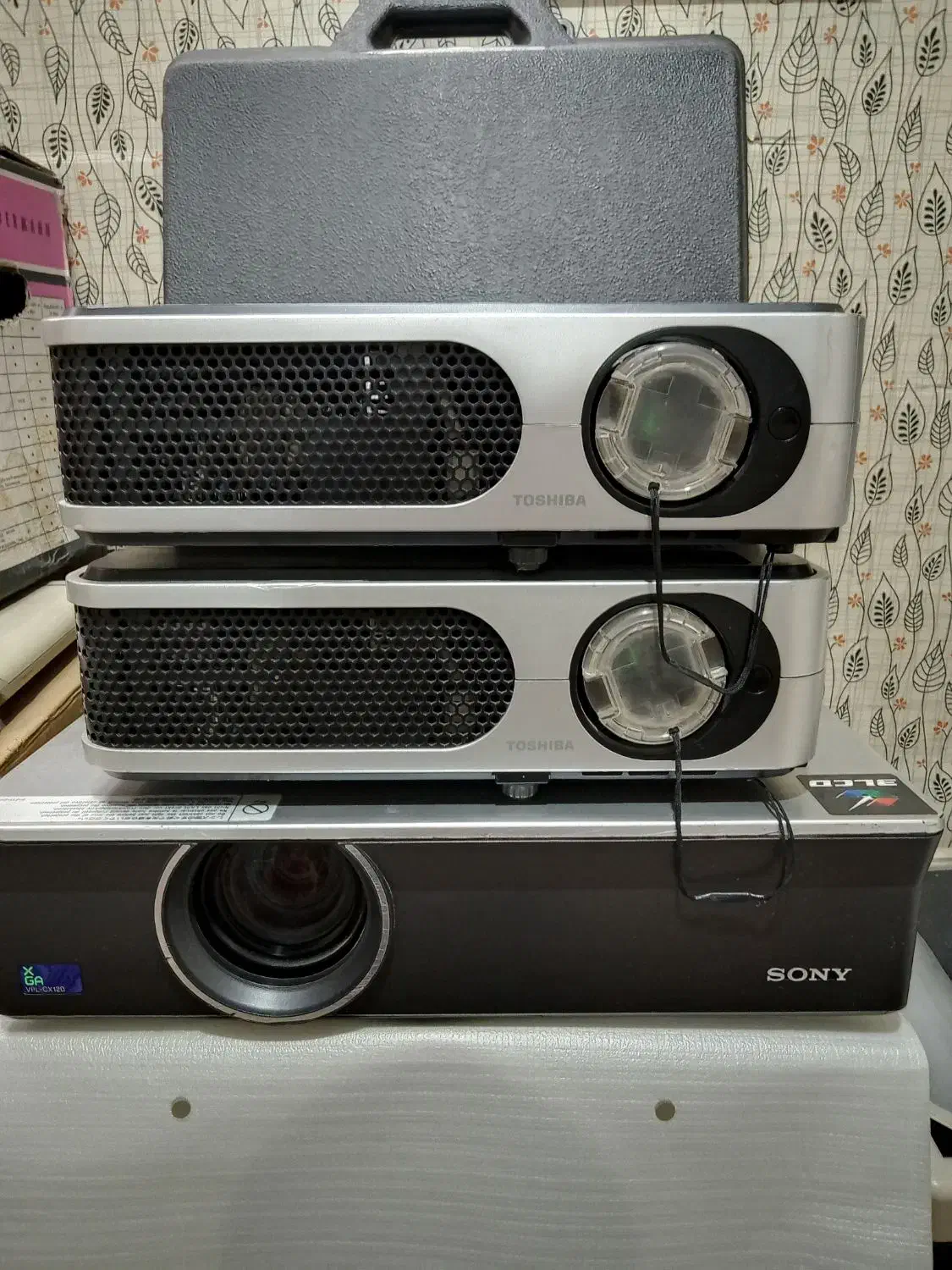 سه دستگاه ویدیو پروژکتور سونی و توشیبا|تلویزیون و پروژکتور|ری, شهید بهشتی|دیوار