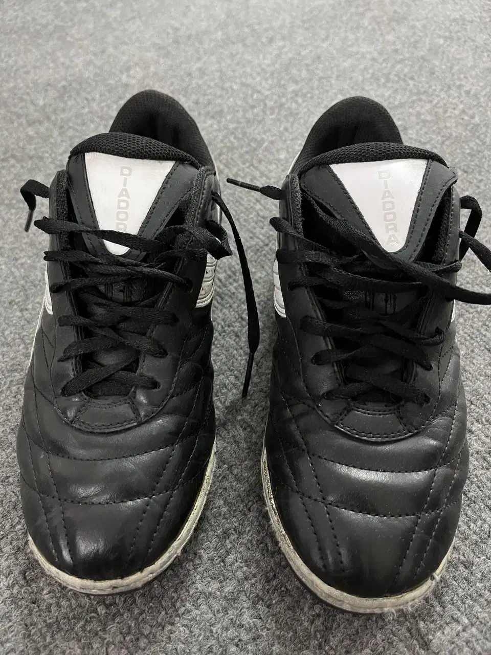 کفش ورزشی چمن مصنوعی دیادورا اصل|کیف، کفش، کمربند|تبریز, |دیوار