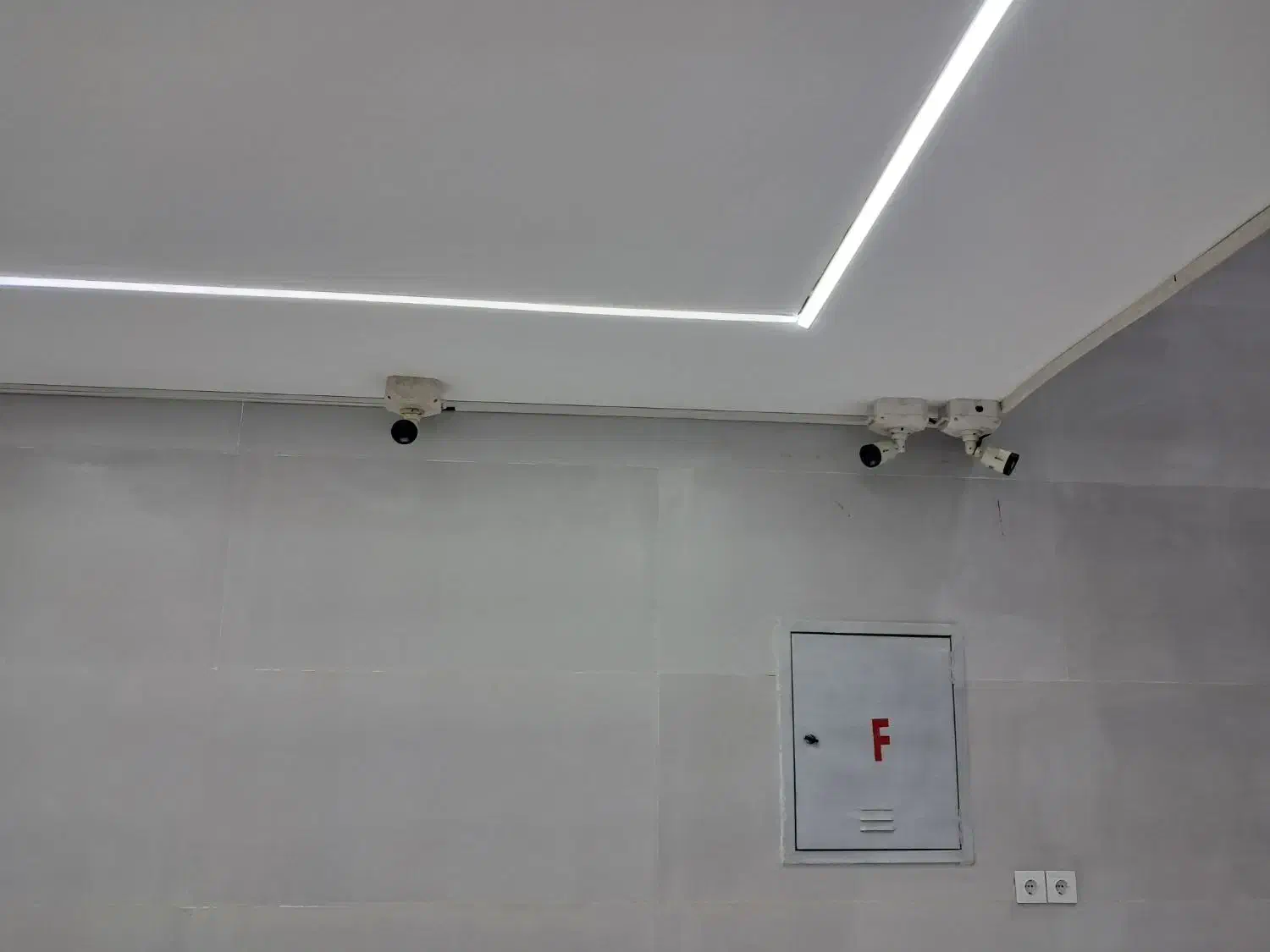 فروش و نصب دوربین مداربسته با اقساط دلخواه شما|دوربین مداربسته|فیروزآباد (فارس), |دیوار