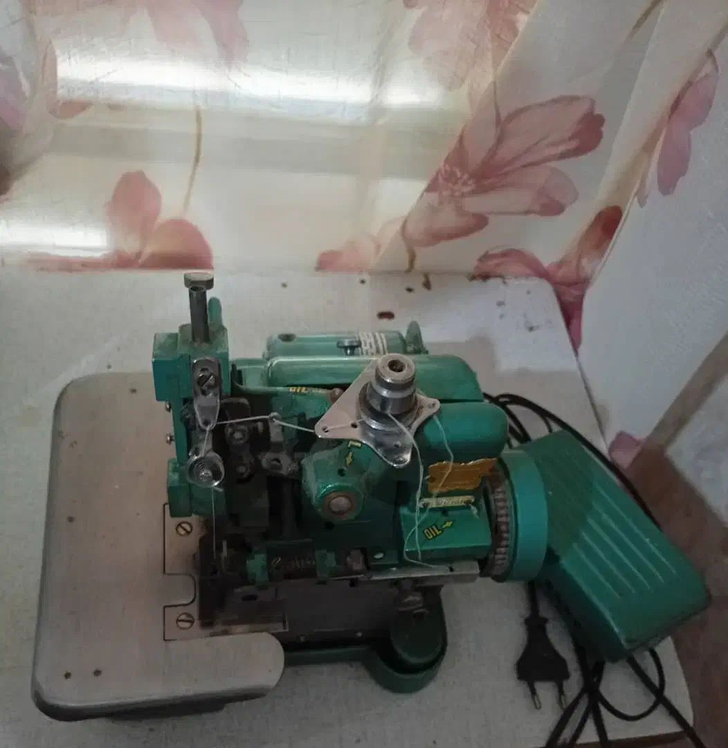 چرخ سر دوز سه نخ پروانه|چرخ خیاطی و ریسندگی|خرمآباد, |دیوار