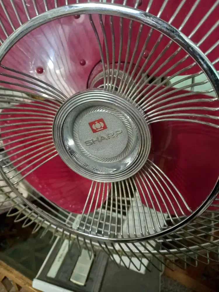 پنکه قدیمی سالم سالم برندشارپ ژاپنی|پنکه و تصفیهکنندهٔ هوا|تهران, طرشت|دیوار