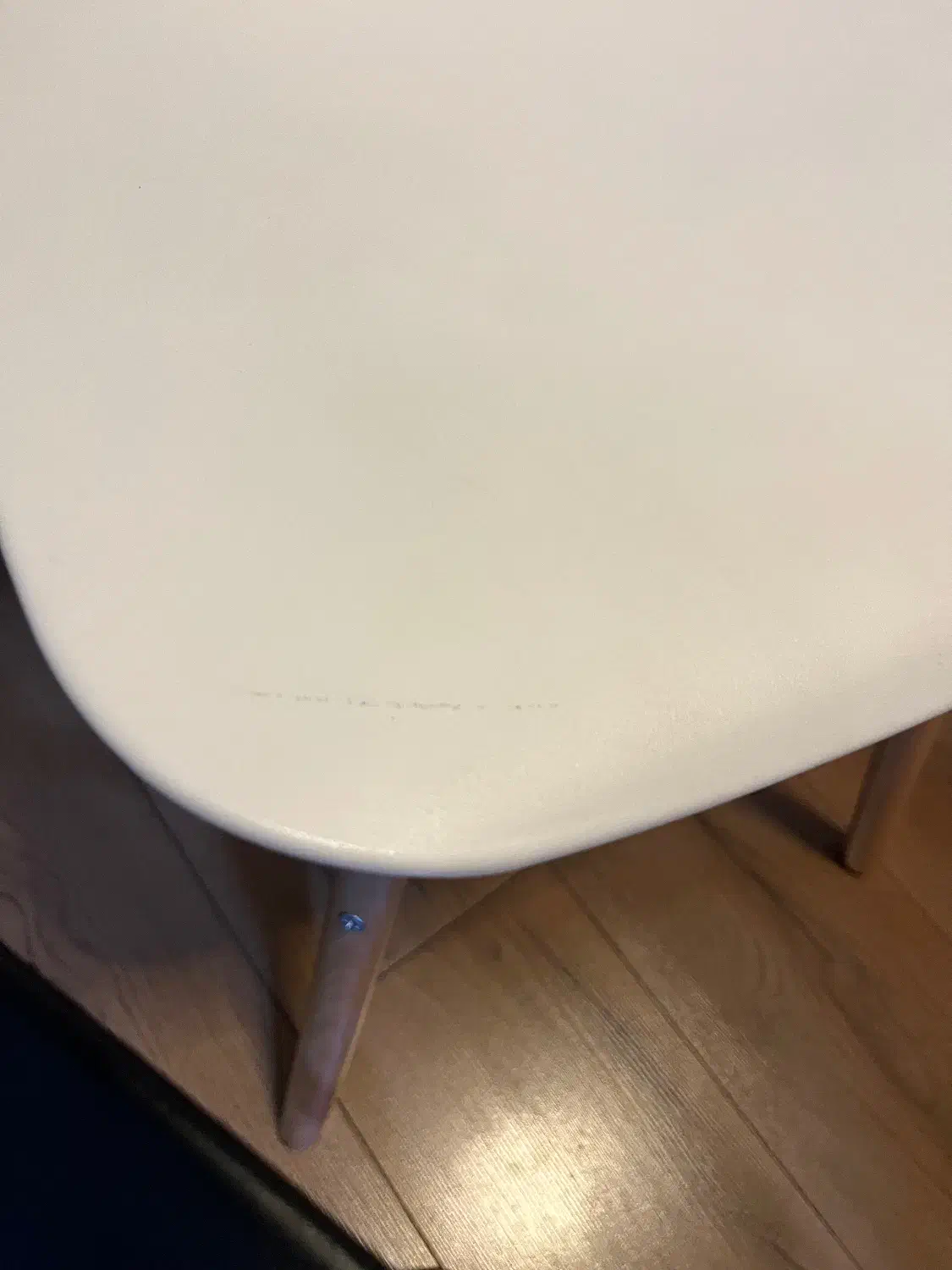 صندلی سفید و مشکی|صندلی و نیمکت|رشت, دیلمان|دیوار