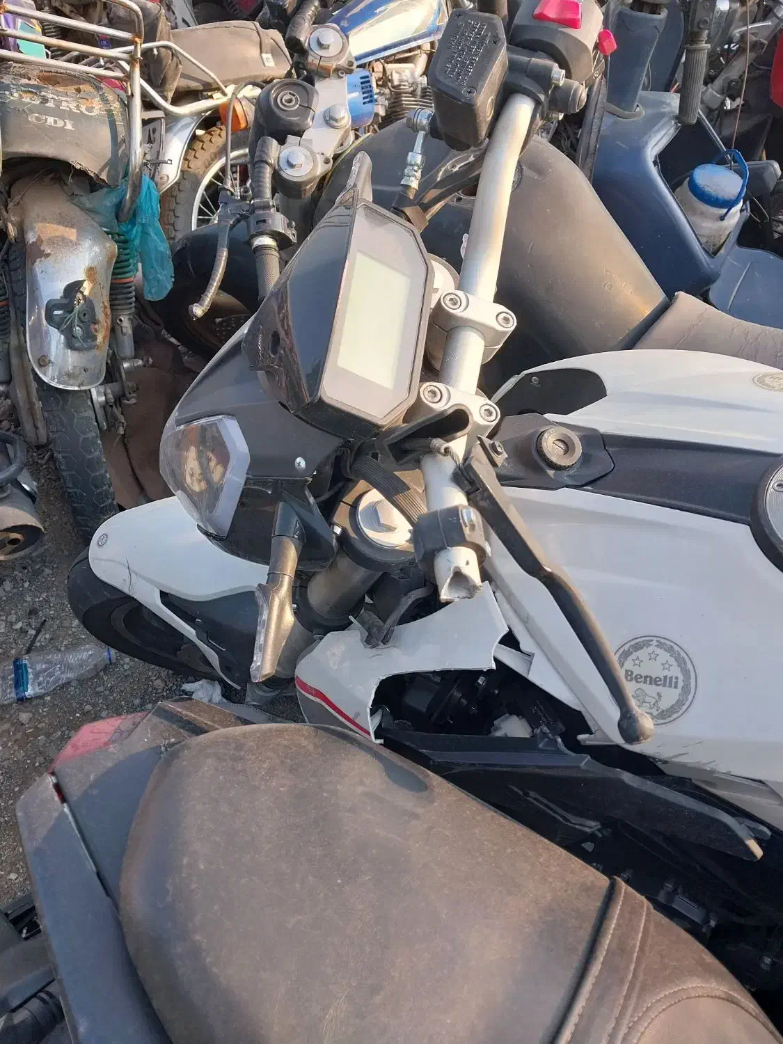 بنلی ۱۸۰sتصادفی ۴۰۲|موتورسیکلت|تهران, تهرانپارس غربی|دیوار