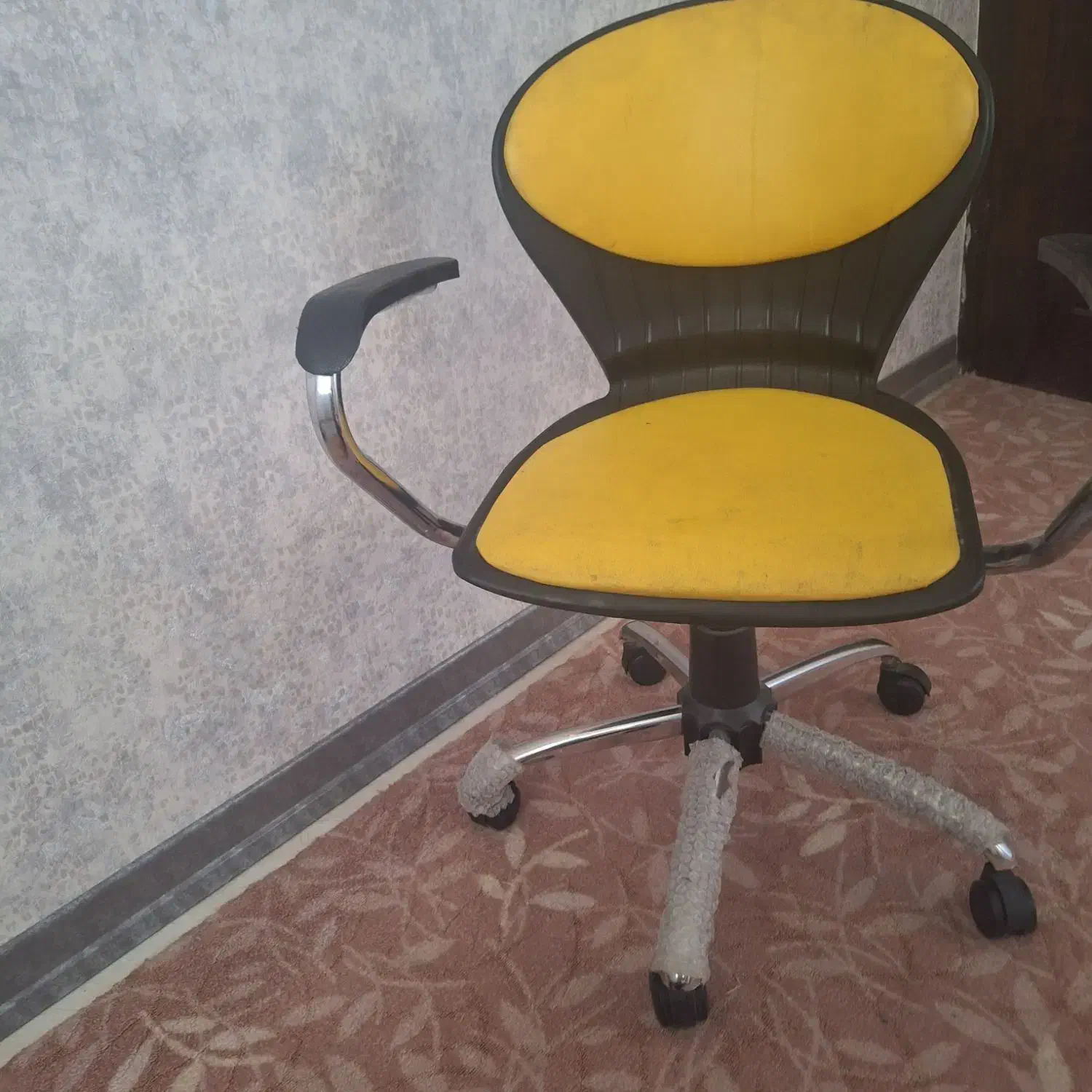 صندلی|صندلی و نیمکت|فولادشهر, مسکن مهر فولادشهر|دیوار