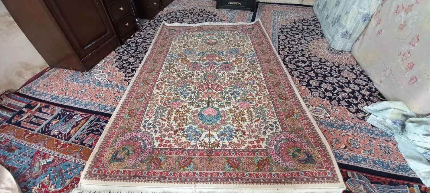فروش فرش دستباف ابریشم کار شده|فرش|همدان, |دیوار