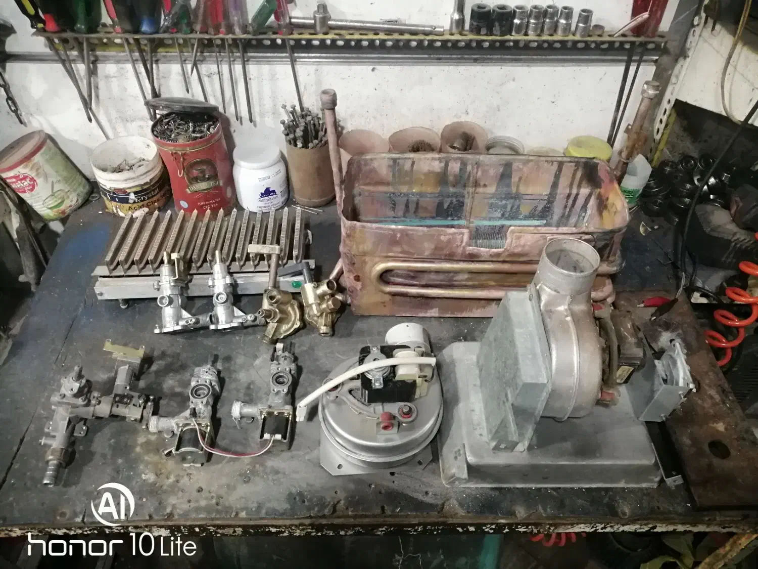 قطعات آبگرمکن دیواری|آبگرمکن، پکیج، شوفاژ|اندیشه, اندیشه فاز ۱|دیوار