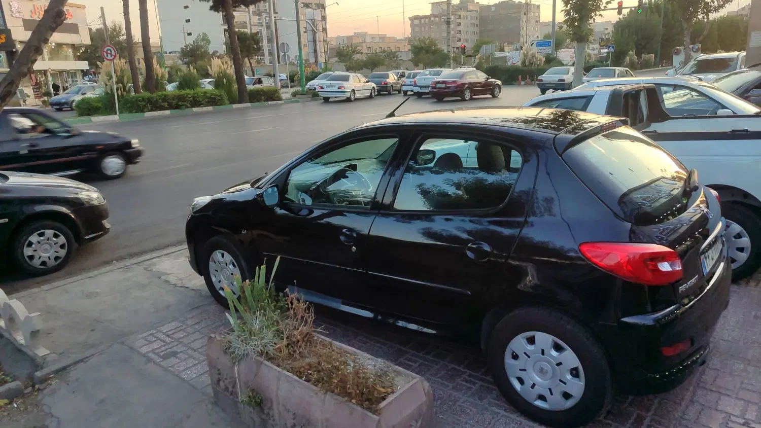 مدل ۱۴۰۰سقف فلز دنده فرمون برقی|خودرو سواری و وانت|کرج, گلشهر|دیوار