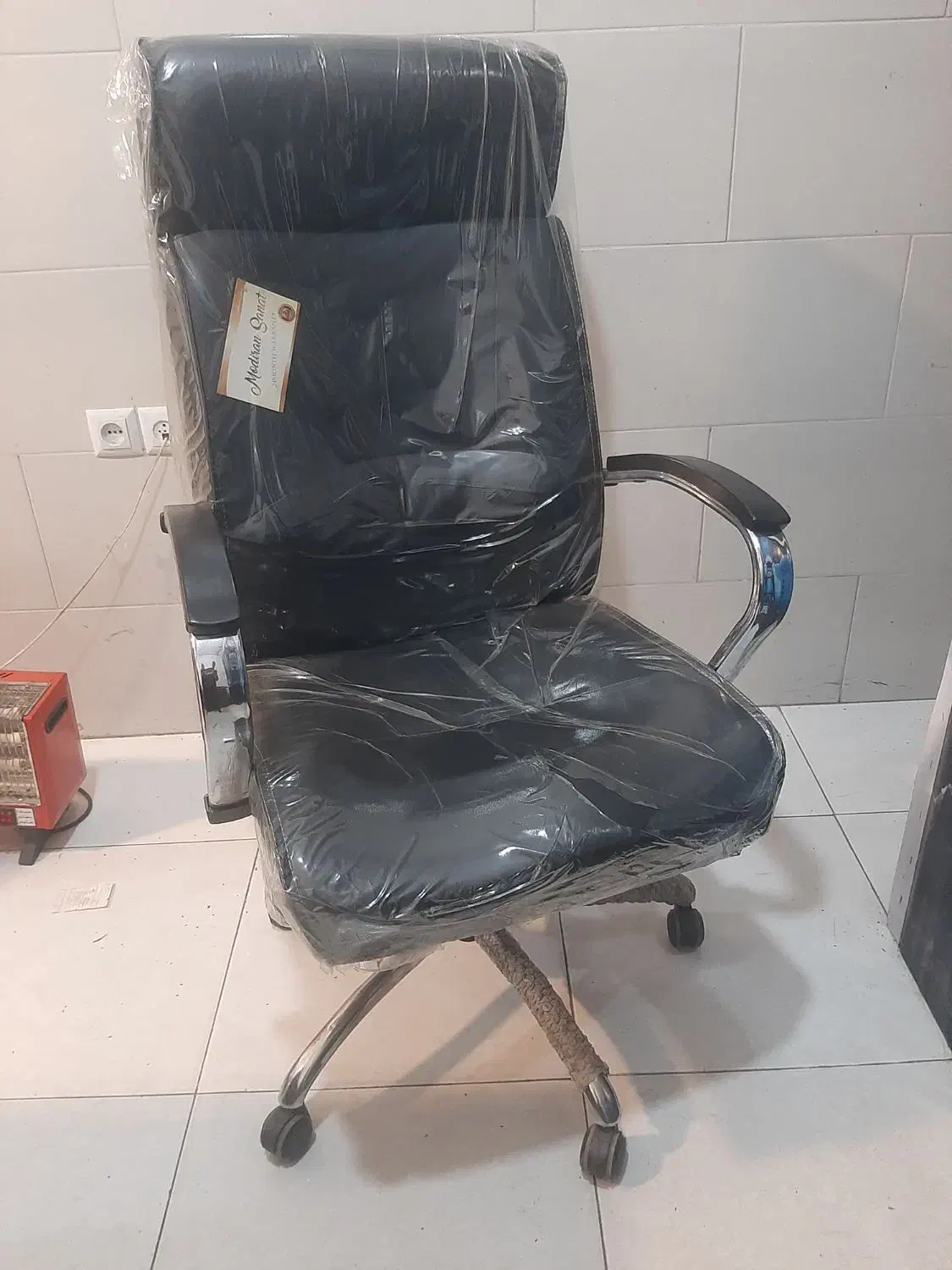 فروش صندلی گردان و انتظار و میز عسلی|دفتر کار|رشت, سلیمانداراب|دیوار