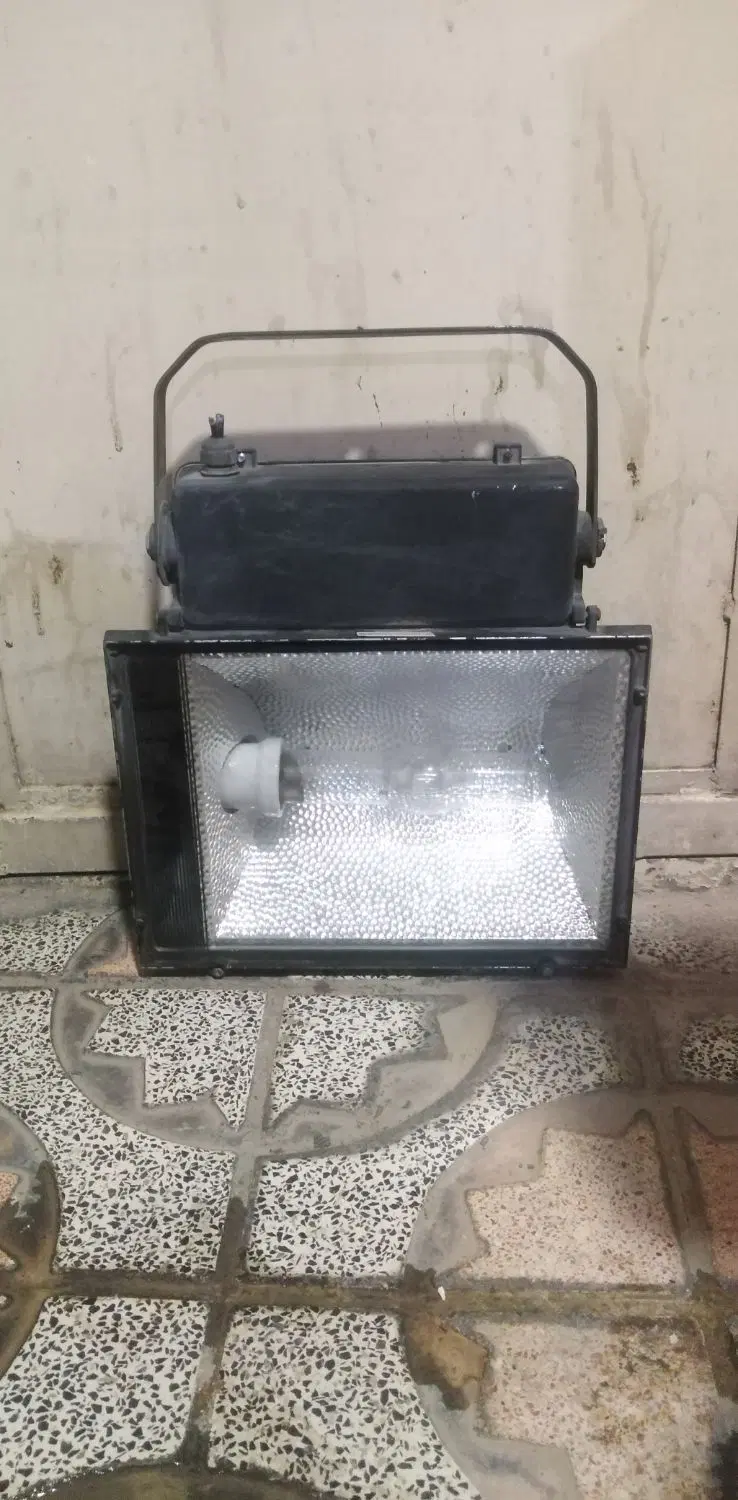 پرژکتور|لامپ و چراغ|ایلام, |دیوار