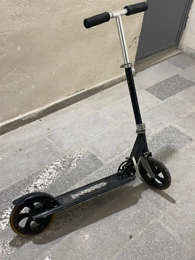 اسکوتر|دوچرخه، اسکیت، اسکوتر|پردیس, فاز ۲|دیوار