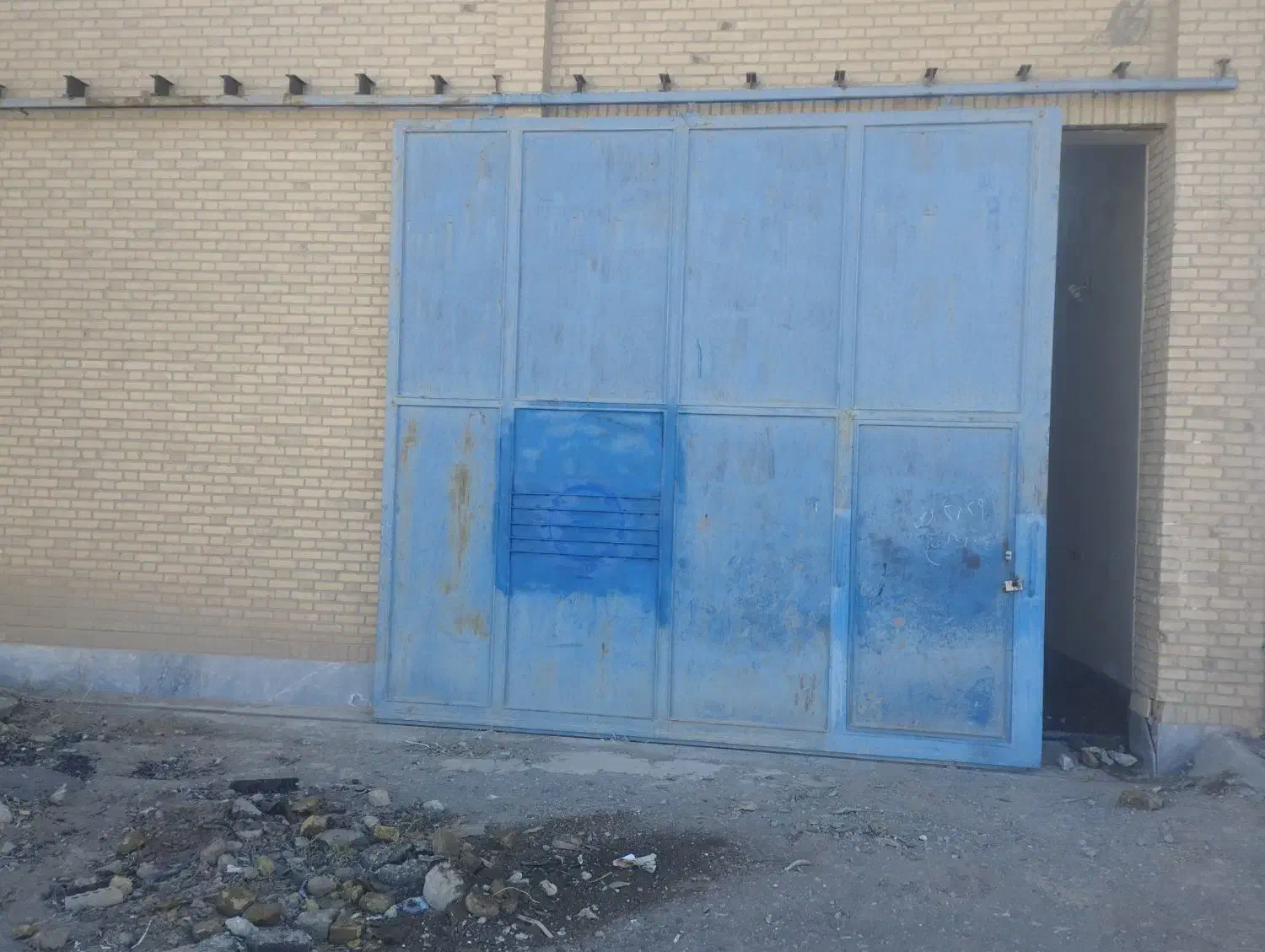 درب انبار|مصالح و تجهیزات ساختمان|سبزوار, قصبه شرقی|دیوار