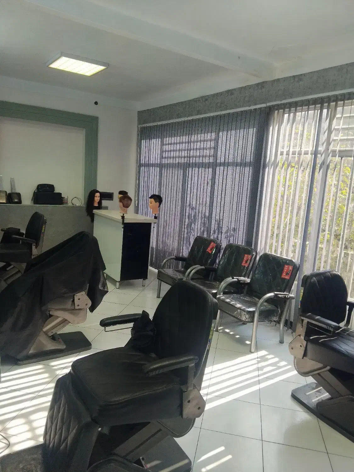 خدمات مو آرایشگری مردانه آموزشگاه فنی حرفه ای|خدمات آرایشگری و زیبایی|تهران, نارمک|دیوار