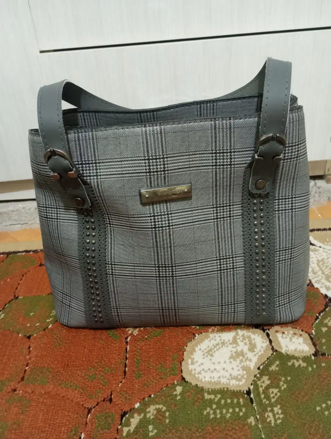 کیف نو|کیف، کفش، کمربند|نیشابور, دارایی|دیوار