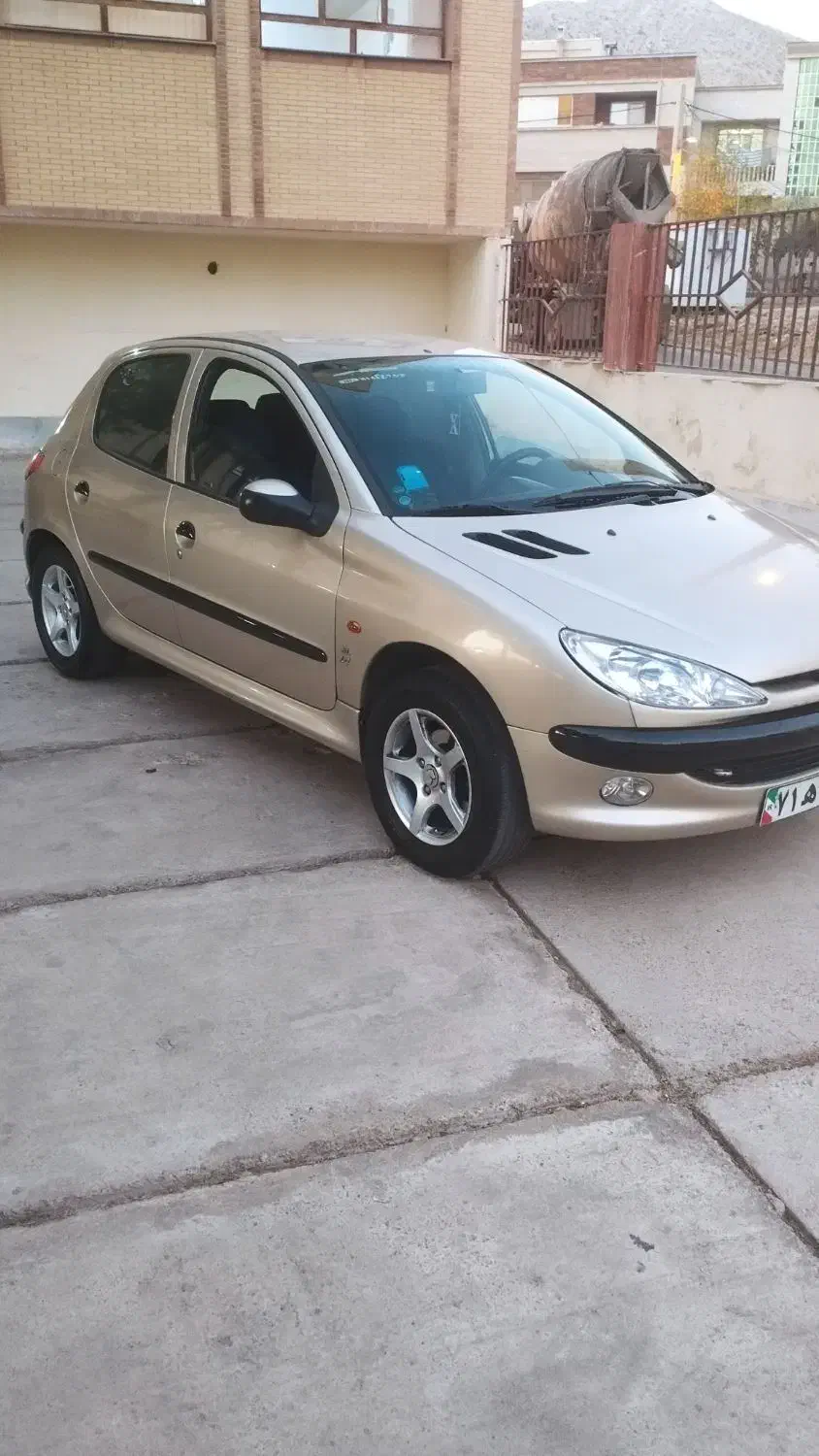 پژو ۲۰۶ مدل ۸۳تیپ ۲ عروسک|خودرو سواری و وانت|صدرا-فارس, فاز ۱|دیوار