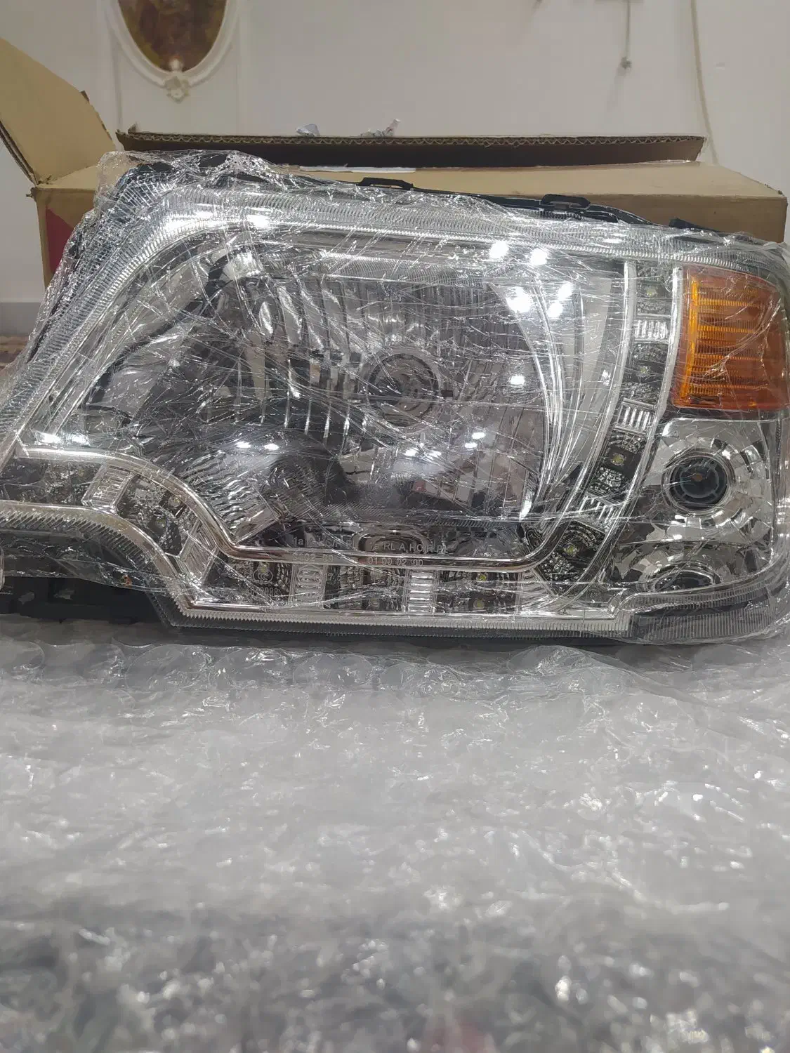 چراغ جلوی تیکا پیچ|قطعات یدکی و لوازم جانبی|تربتحیدریه, سرمحله|دیوار