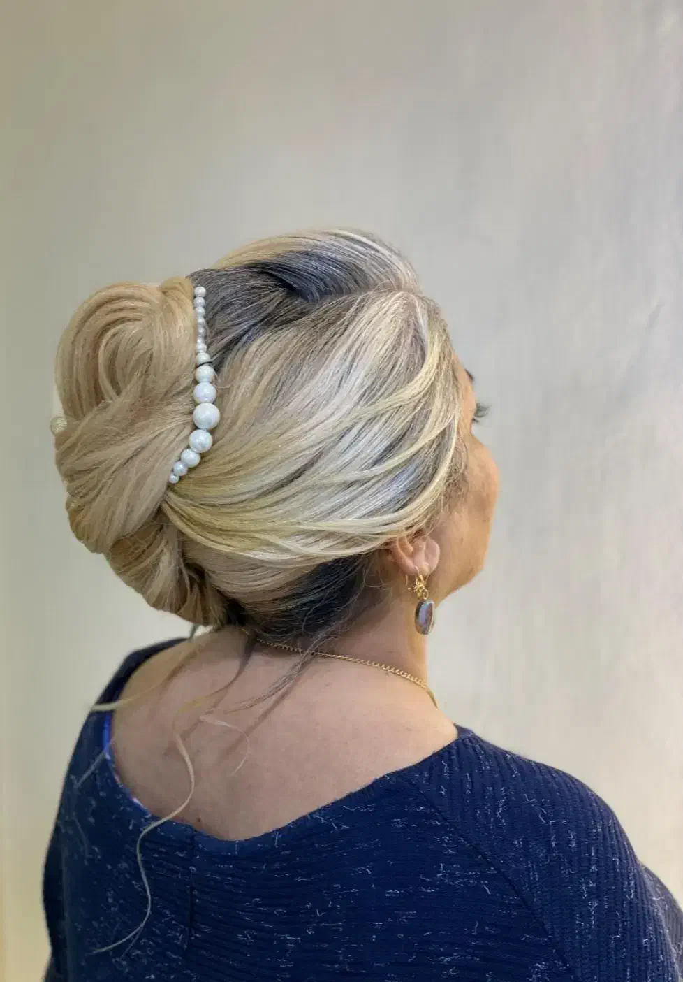 شینیون و آرایش صورت|خدمات آرایشگری و زیبایی|لاهیجان, انقلاب|دیوار