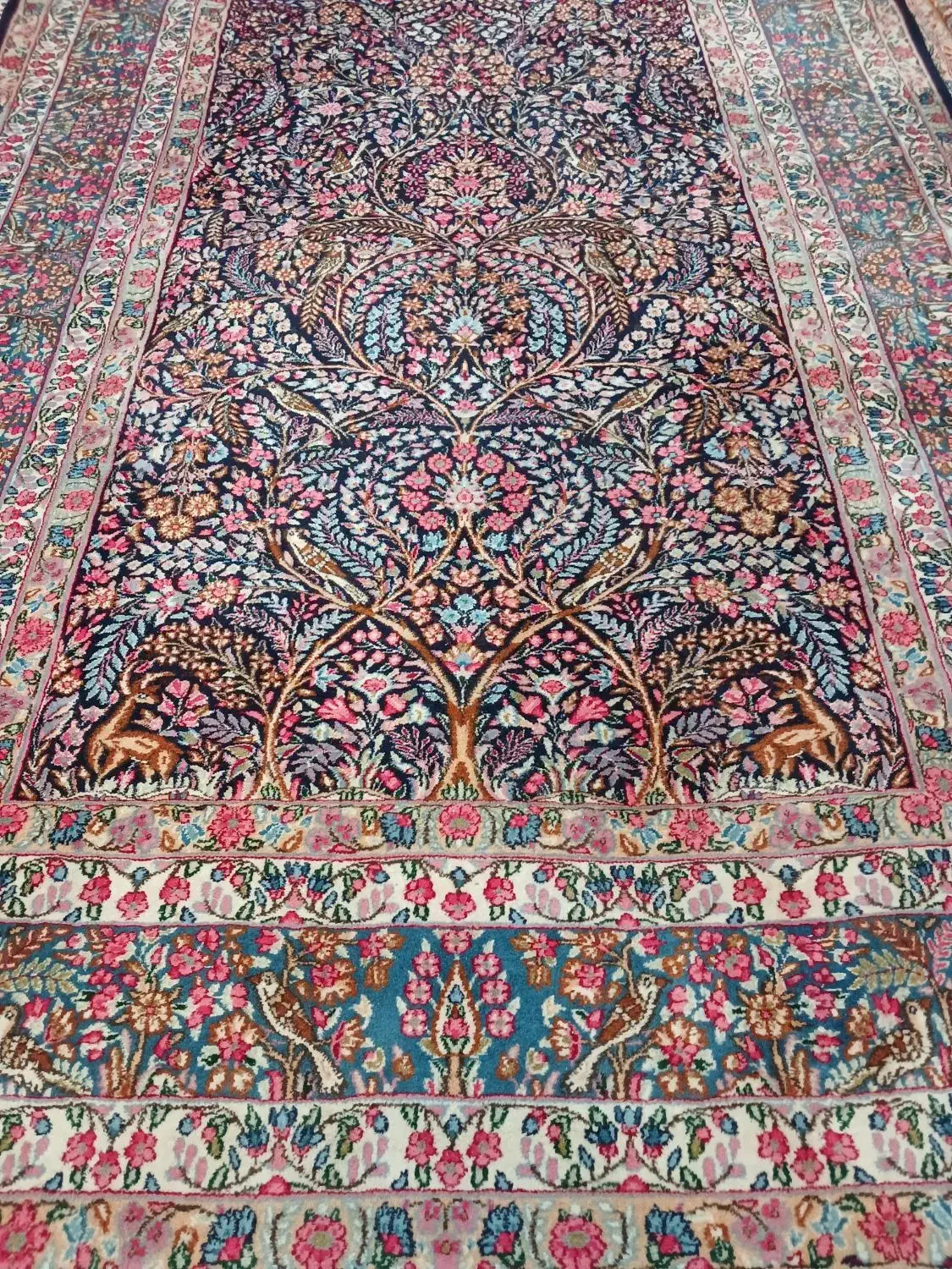 قالی دستباف طرح درختی|فرش|کرمان, |دیوار