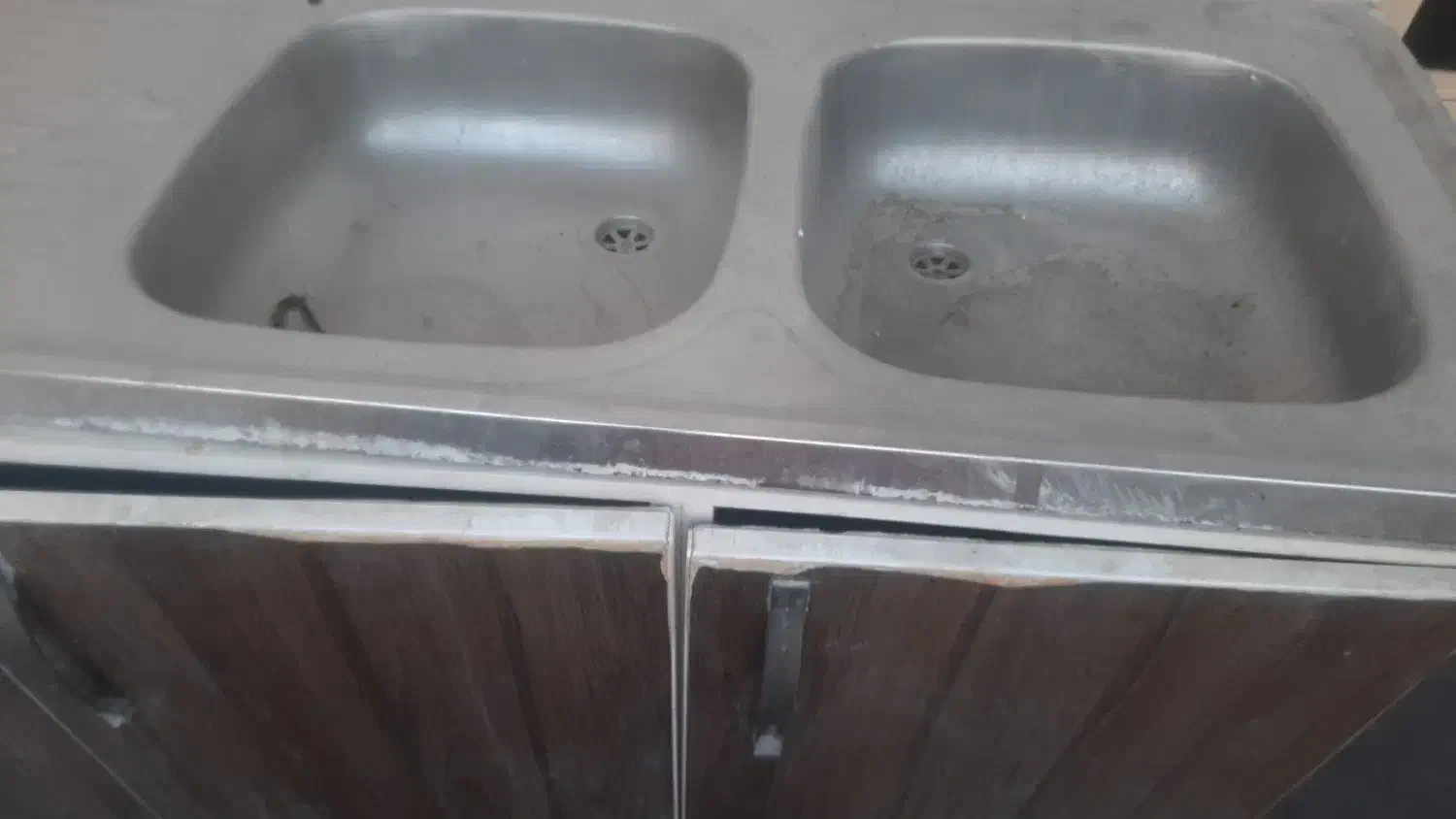 کابینت MDF تمیز با هود و سینک ظرفشویی|مصالح و تجهیزات ساختمان|رامهرمز, |دیوار