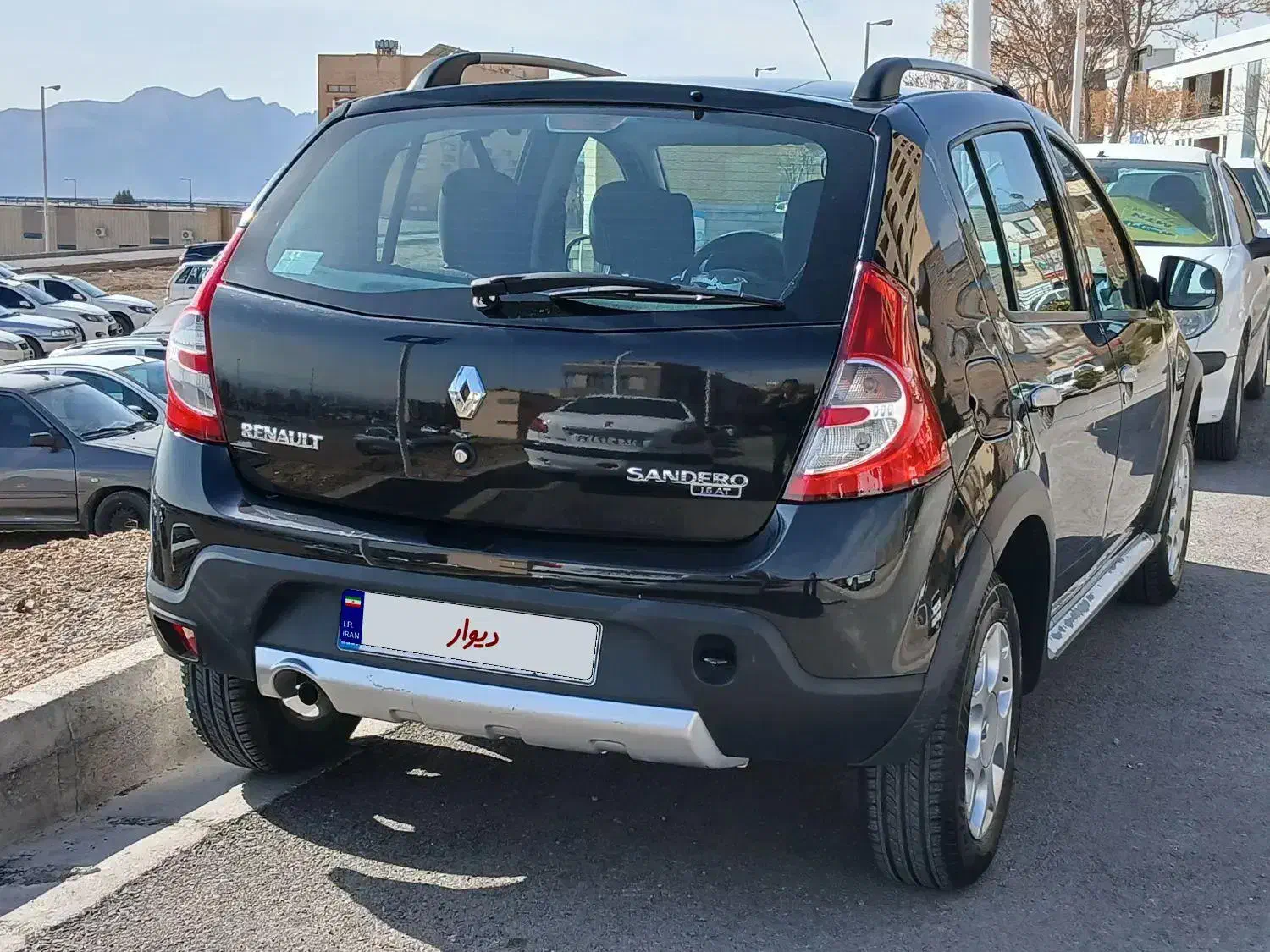 ساندرو تک برگ مدل ۹۷|خودرو سواری و وانت|اصفهان, آبشار|دیوار