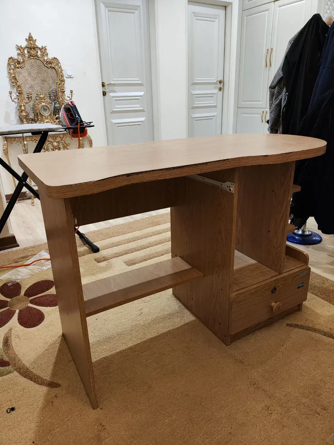 میز تحریر و کامپیوتر|میز تحریر و کامپیوتر|کرمان, |دیوار