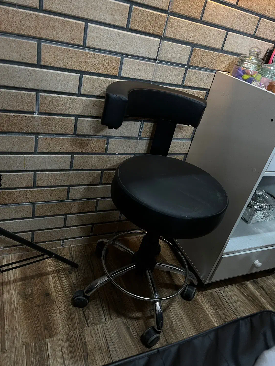 صندلی ناخن .صندلی اپن.صندلی استادکار|آرایشگاه و سالن‌های زیبایی|قرچک, زیبا شهر|دیوار