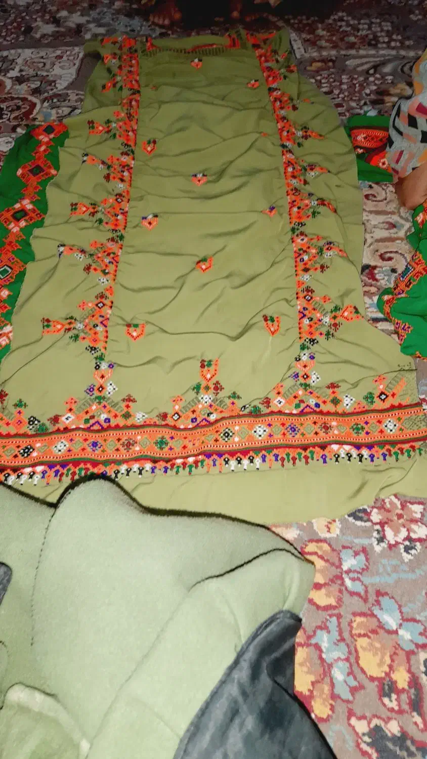 خیاط موسوم|لباس|زهک, |دیوار